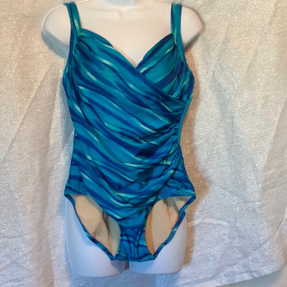 Club Del Sol one piece size 8/10